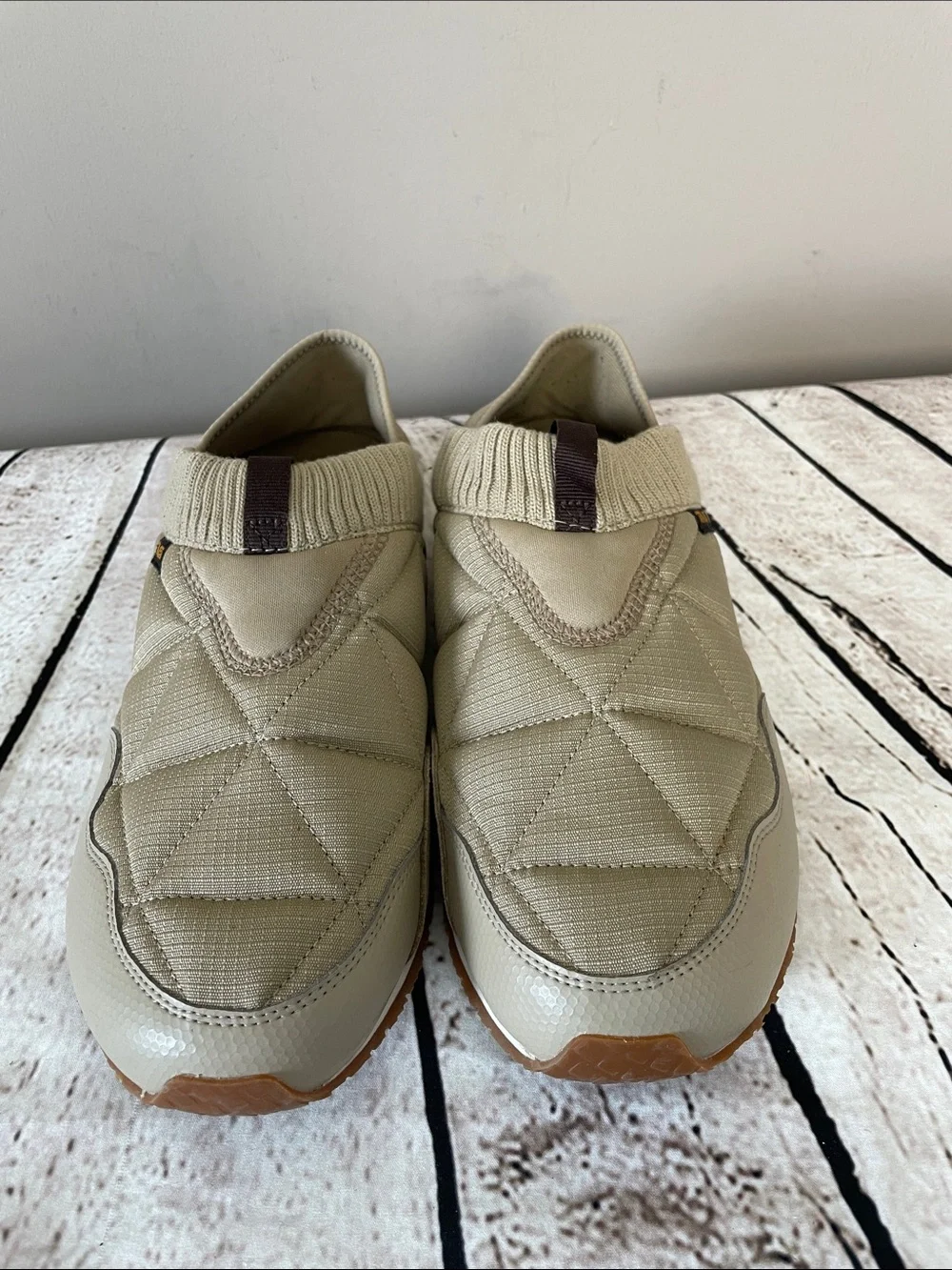 Teva ReEmber Slip-On Quilted Collapsible Heel Women’s 10 Puffer Shoe in Beige